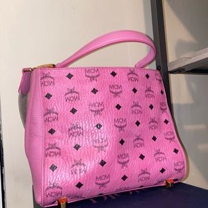 MCM
Visetos Corina Shoulder Bag Pink